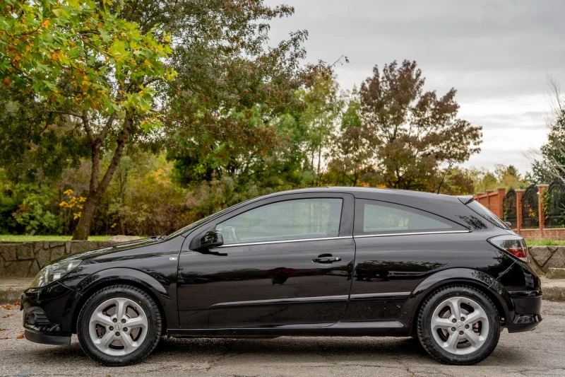 Opel Astra GTC 1.6 TURBO, снимка 13 - Автомобили и джипове - 52112544