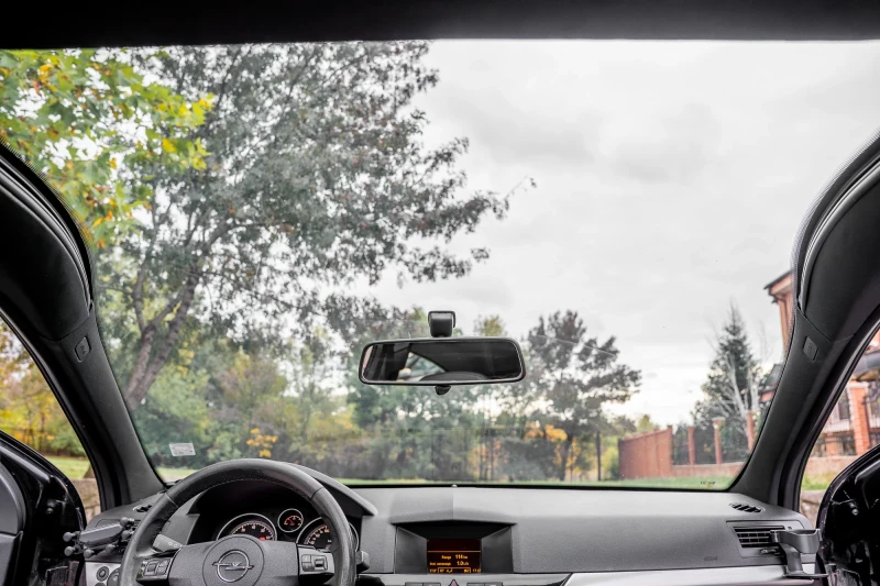 Opel Astra GTC 1.6 TURBO, снимка 5 - Автомобили и джипове - 52112544