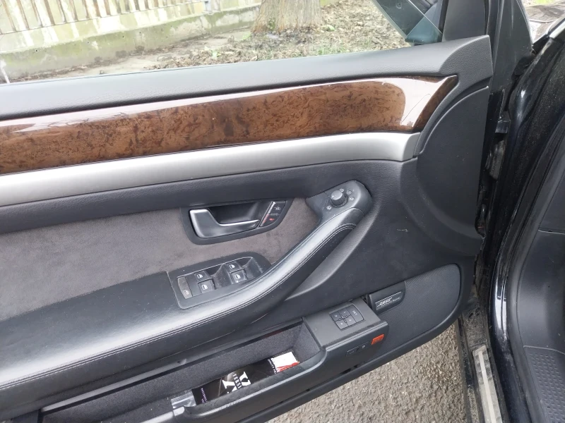 Audi A8 3.2 benzin много запазен аутомобил, снимка 13 - Автомобили и джипове - 53053832