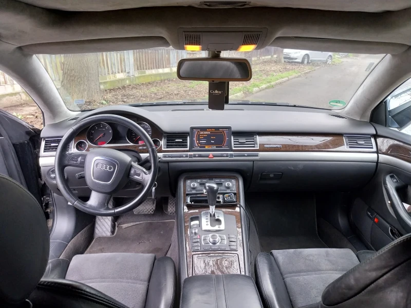 Audi A8 3.2 benzin много запазен аутомобил, снимка 12 - Автомобили и джипове - 53053832