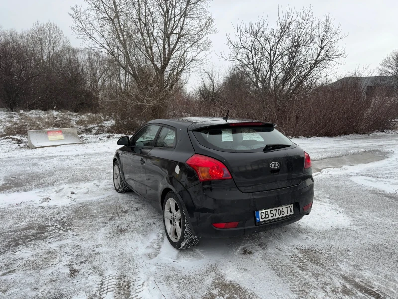 Kia Ceed Продавам Kia Ceed 1.4 бензин, 2009 г. Автомобилът , снимка 5 - Автомобили и джипове - 53064027