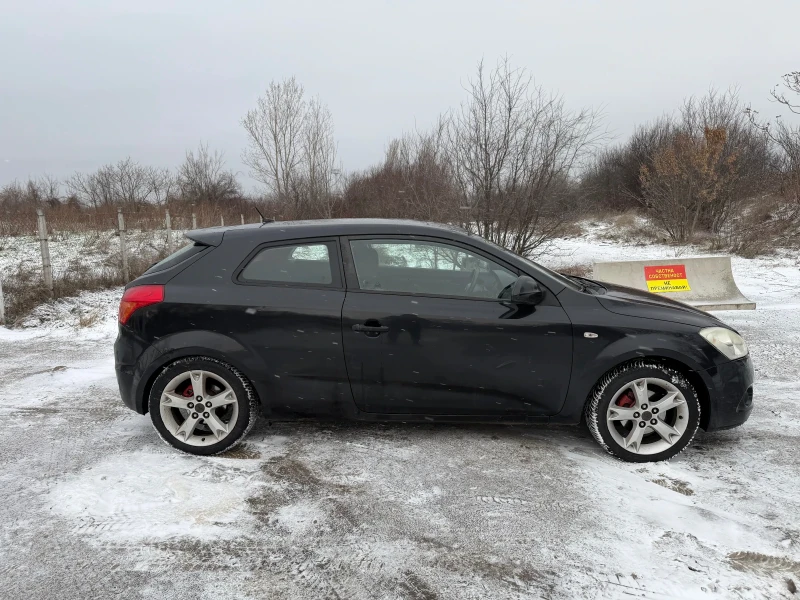 Kia Ceed Продавам Kia Ceed 1.4 бензин, 2009 г. Автомобилът , снимка 4 - Автомобили и джипове - 53064027