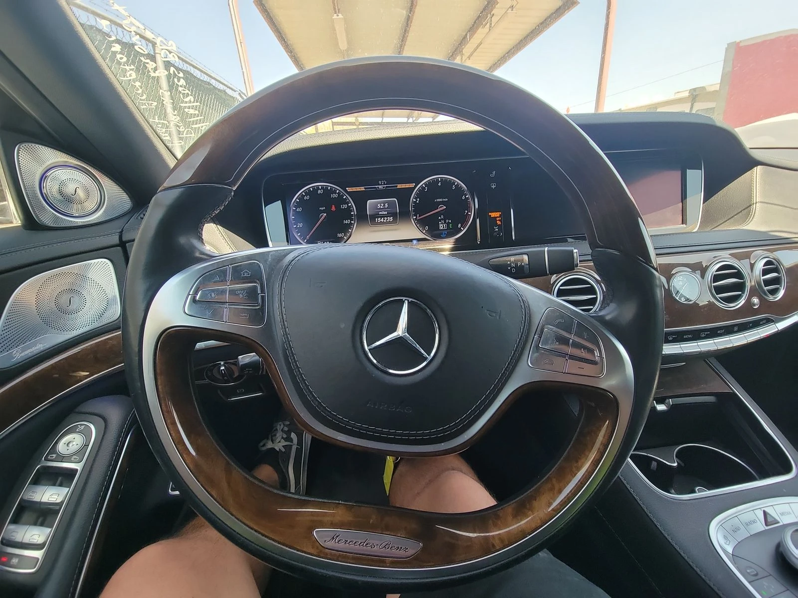 Mercedes-Benz S 550 Burmester 3D* Обдух* 360* Ambient* Масаж* Пано*  - изображение 9