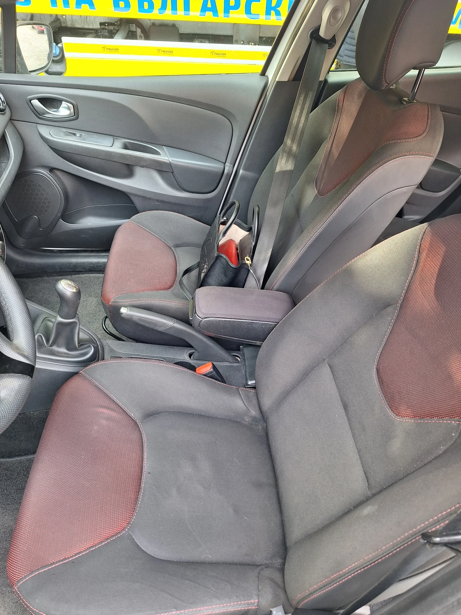 Renault Clio 1.5 - изображение 10