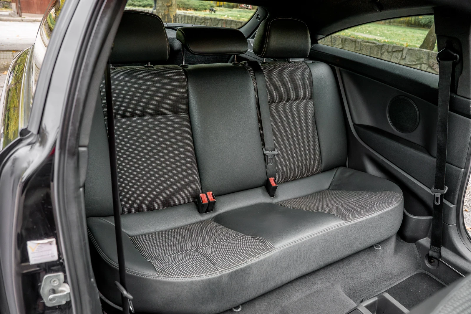 Opel Astra GTC 1.6 TURBO - изображение 7