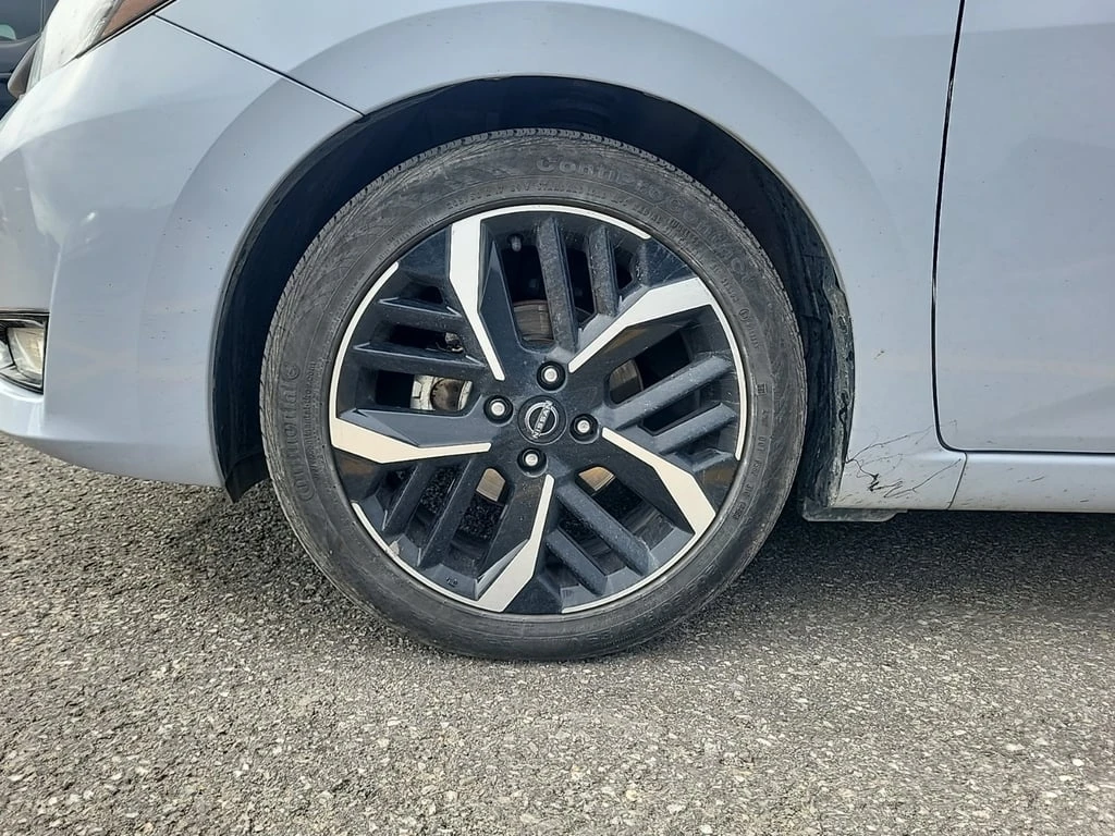 Nissan Versa * SR * CARFAX *  - изображение 6