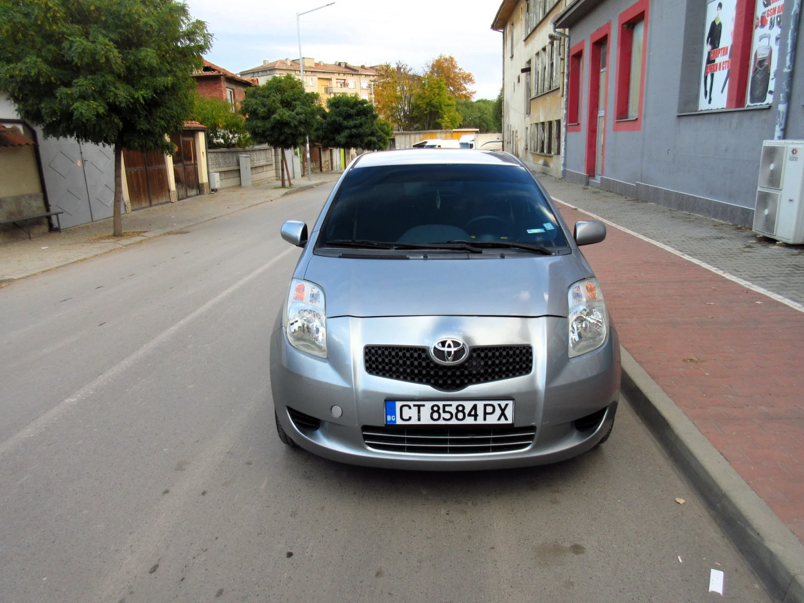 Toyota Yaris 1.0i - изображение 2