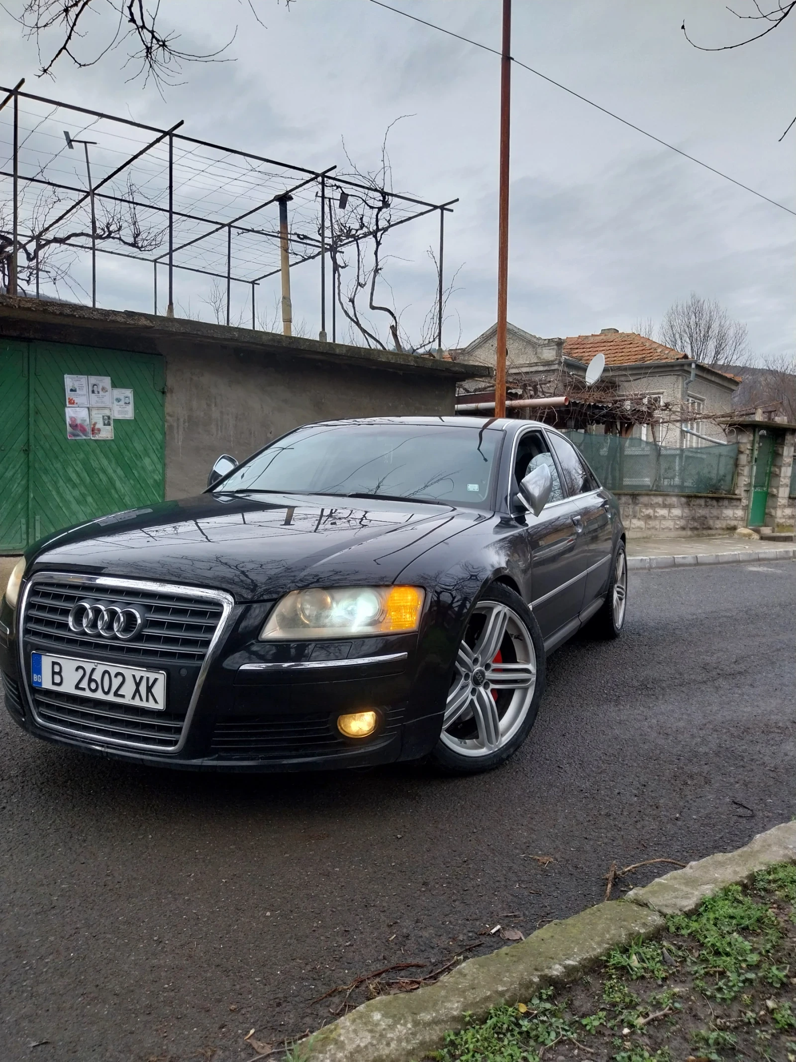 Audi A8 3.2 benzin много запазен аутомобил - изображение 2