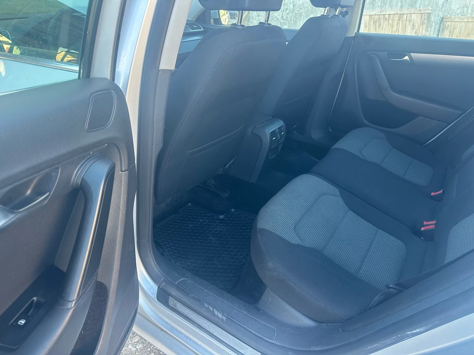 VW Passat B7, 1.6���, 105�.�, 2012�, 6��, ��� ���� | Mobile.bg � ����������� 9