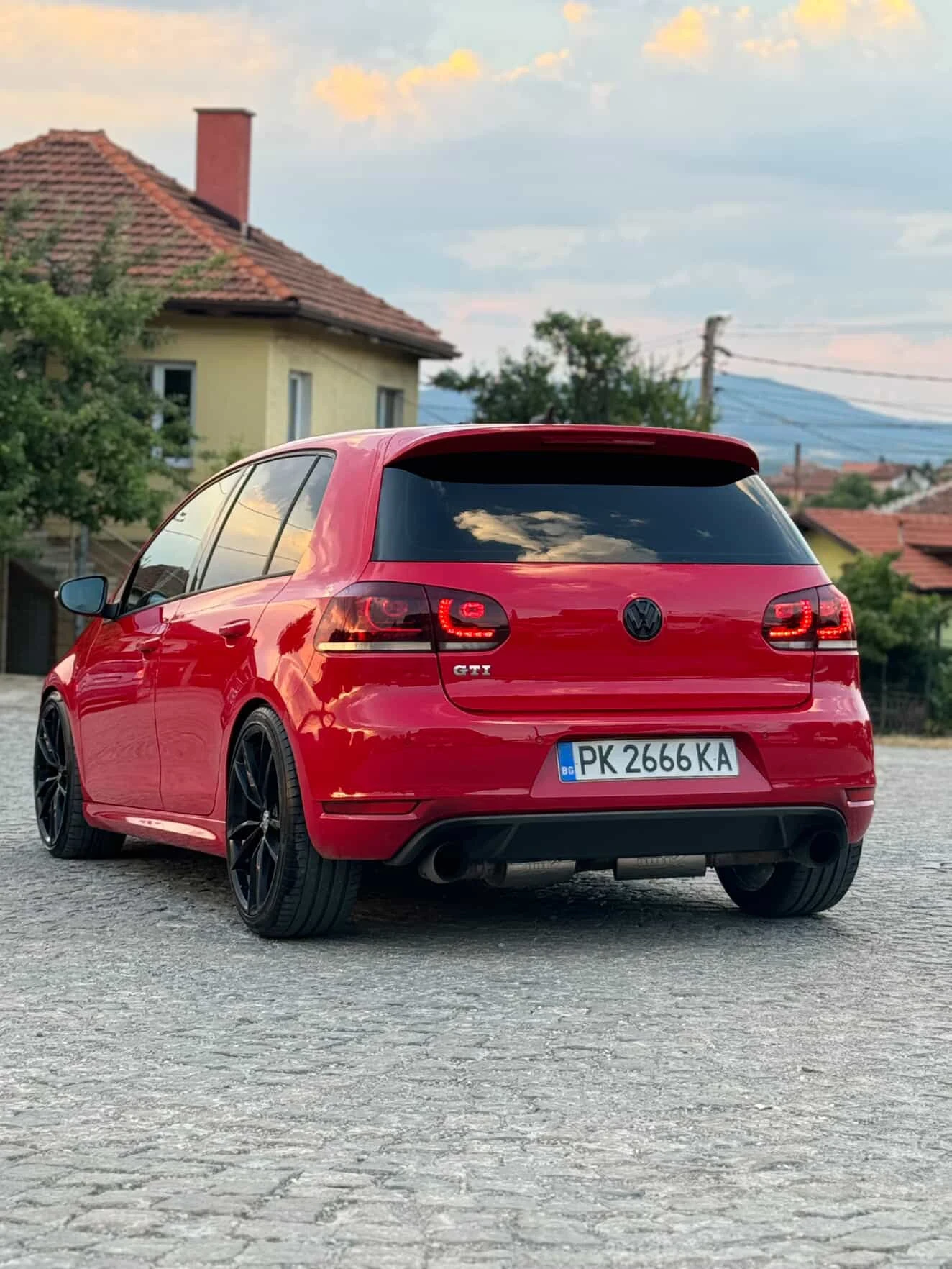 VW Golf 2.0 TFSI 35 Edition 330 к.с. - изображение 3