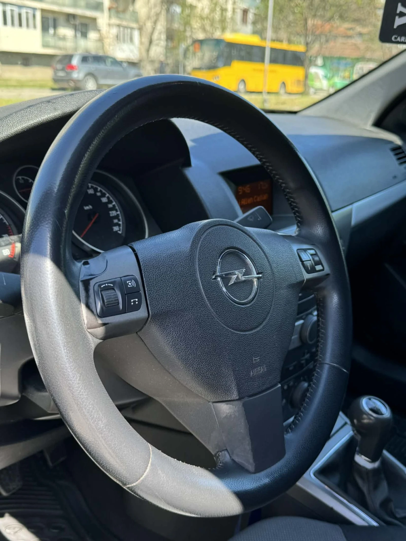 Opel Astra 1.6 , снимка 12 - Автомобили и джипове - 54028542