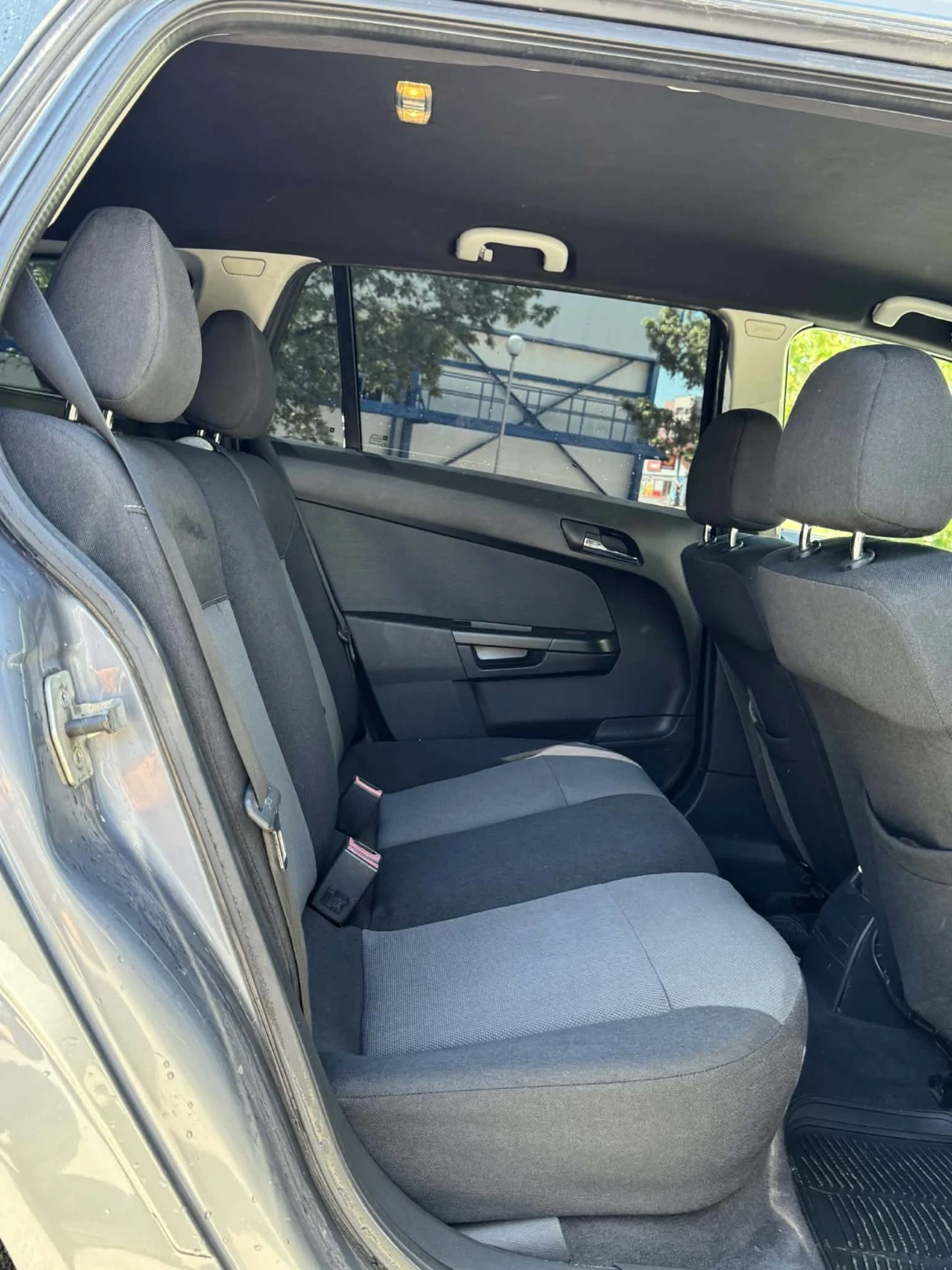 Opel Astra 1.6 , снимка 9 - Автомобили и джипове - 54028542