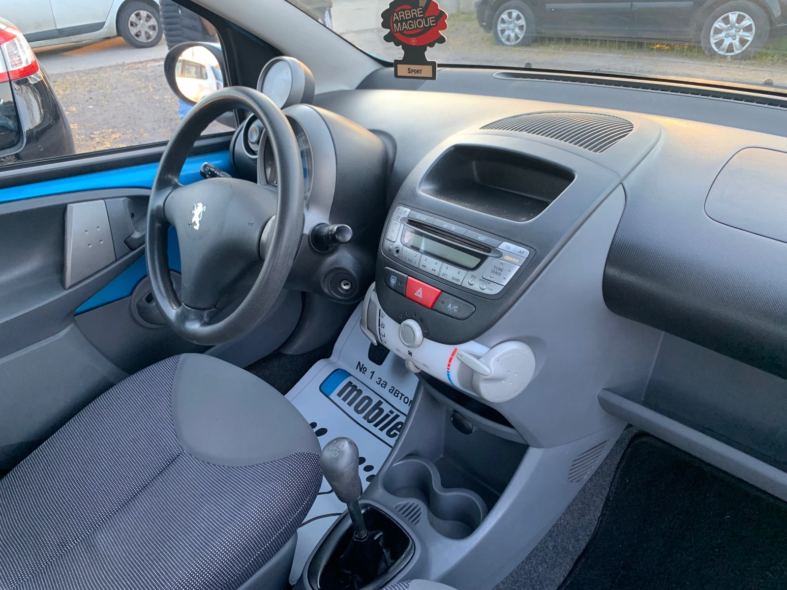 Peugeot 107 1.0i 66000км, снимка 13 - Автомобили и джипове - 54309876