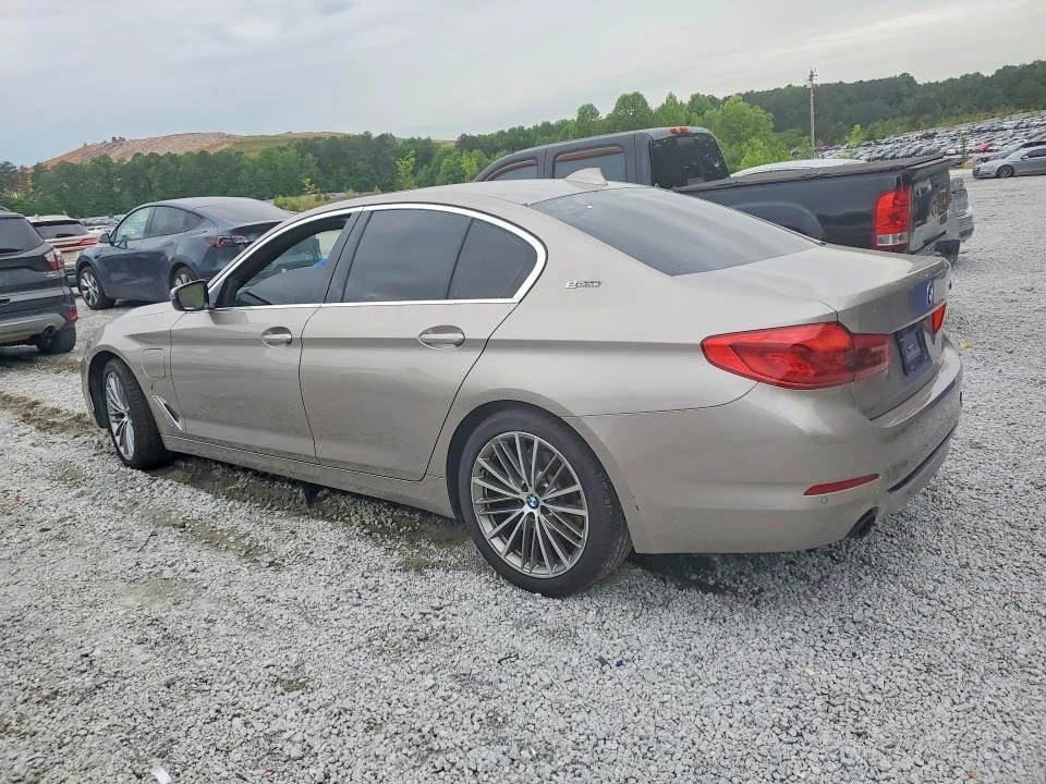 BMW 520, снимка 2 - Автомобили и джипове - 54599627