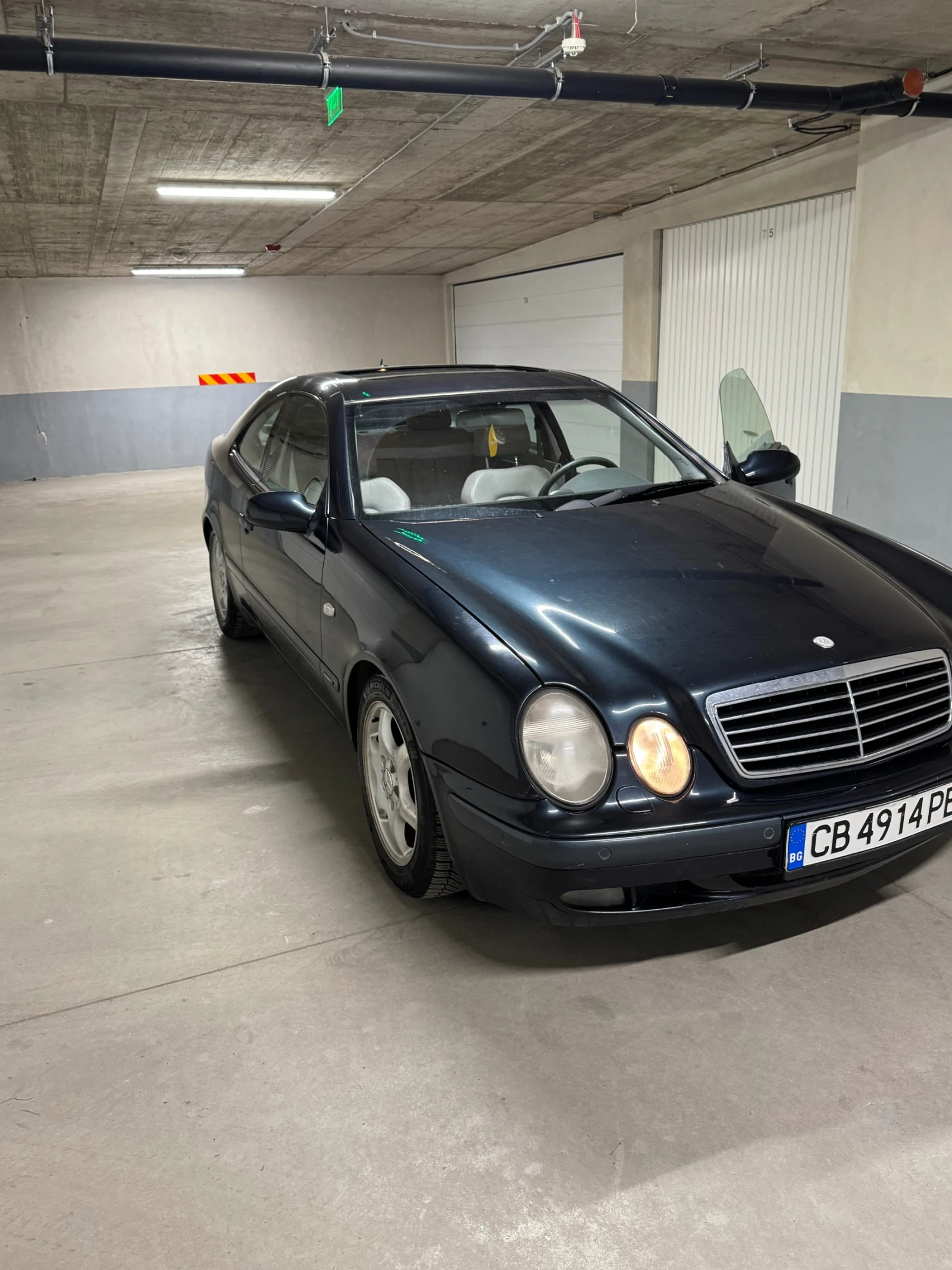 Mercedes-Benz CLK, снимка 3 - Автомобили и джипове - 54611260