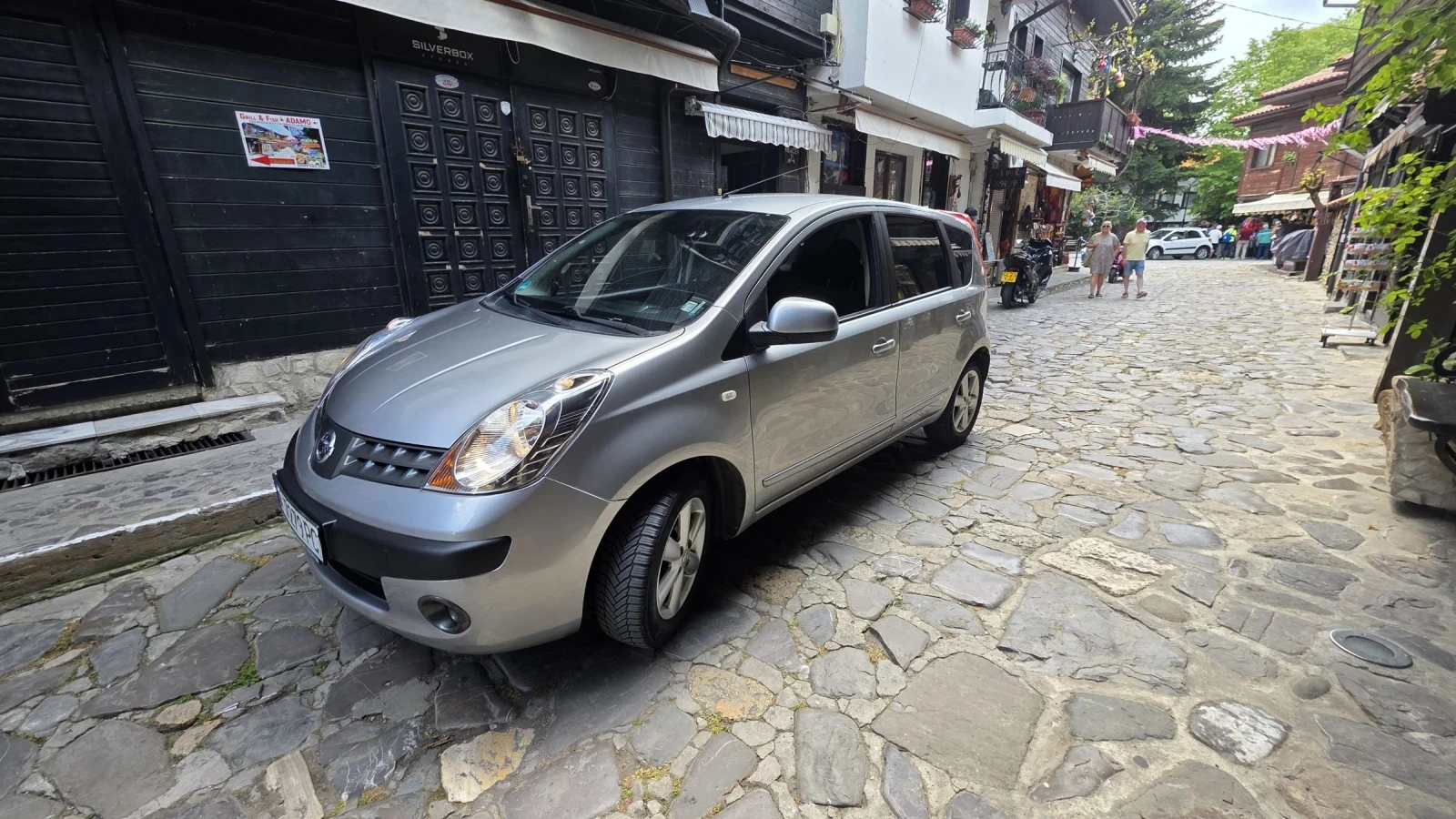 Nissan Note 1.6, снимка 3 - Автомобили и джипове - 54636749