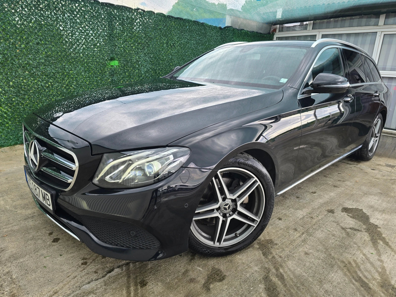 Mercedes-Benz E 220 AVANTGARDE 