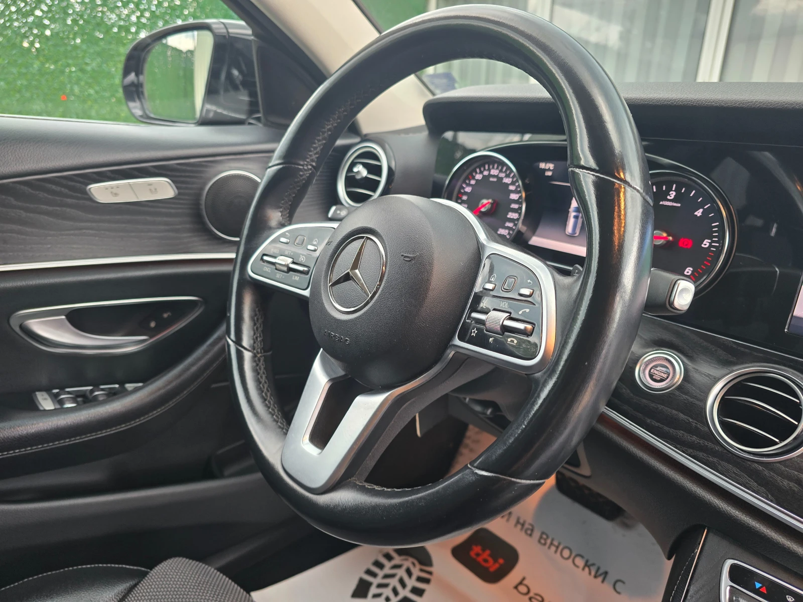 Mercedes-Benz E 220 AVANTGARDE , снимка 9 - Автомобили и джипове - 54662402