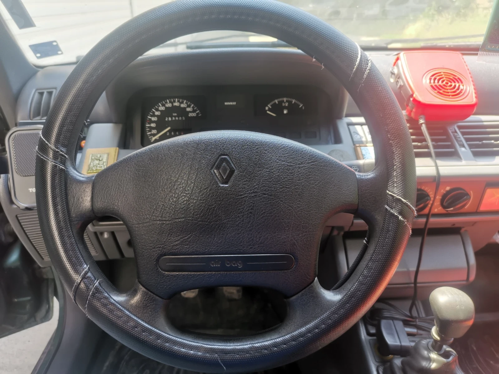 Renault Clio 1.2 Е7F, снимка 9 - Автомобили и джипове - 55133139