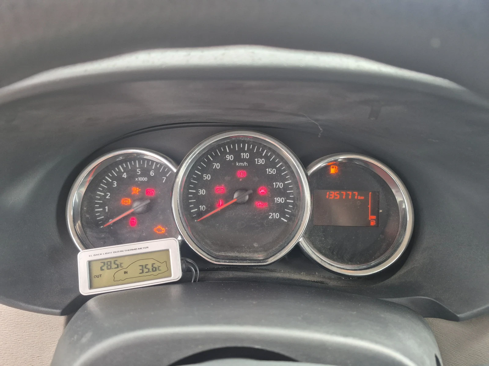 Dacia Lodgy Внимание 135000км , снимка 12 - Автомобили и джипове - 55164074