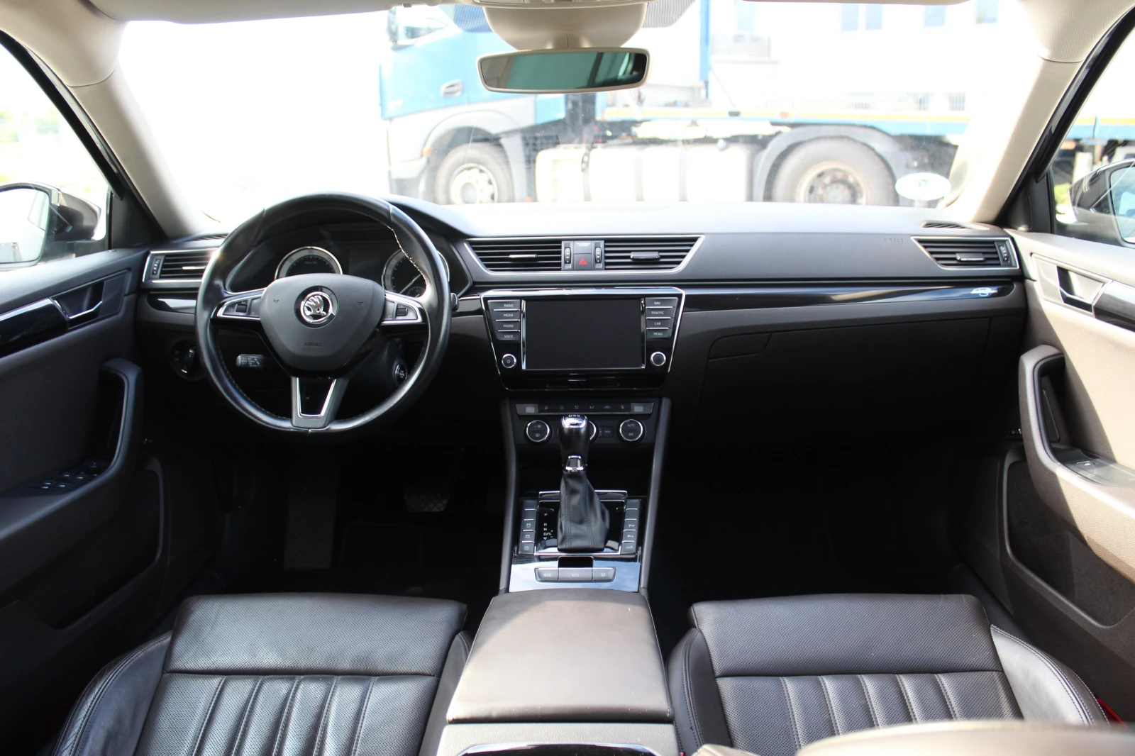 Skoda Superb 2.0TDI 190кс Laurent&Klement/DSG/Панорама, снимка 13 - Автомобили и джипове - 55317808