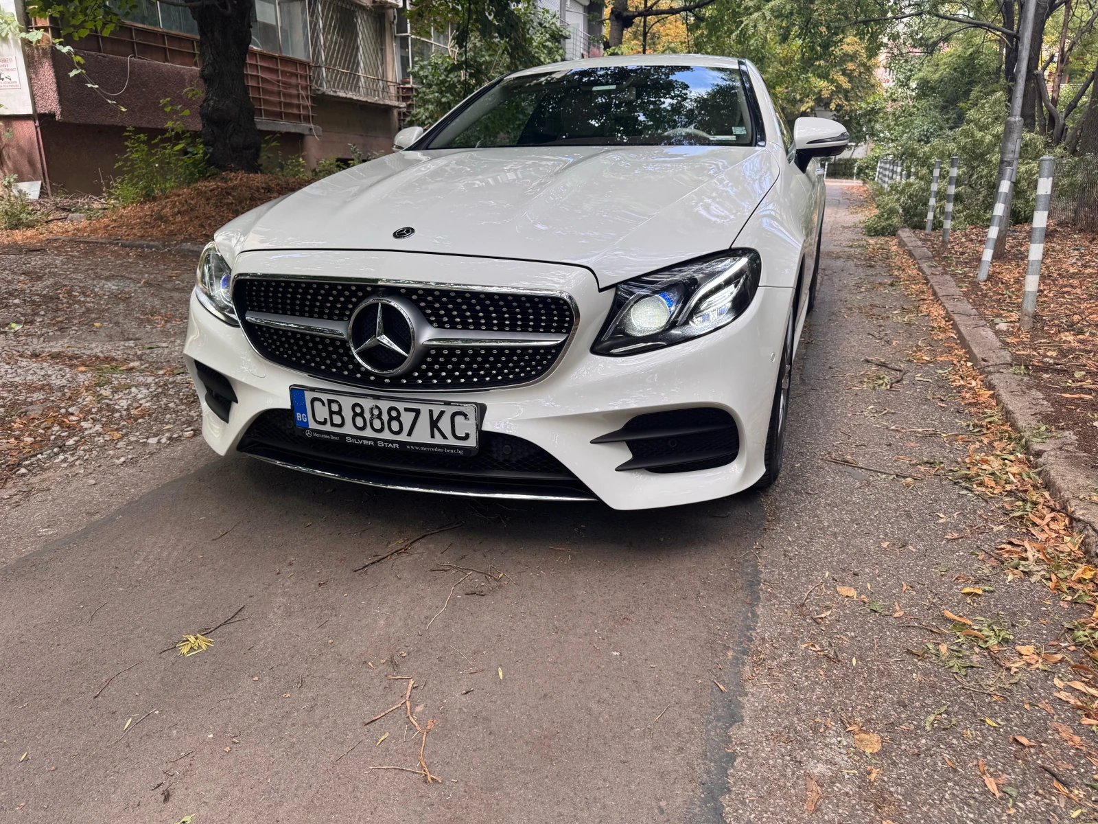 Mercedes-Benz E 220 4 MATIC DESIGNO, снимка 2 - Автомобили и джипове - 55824404