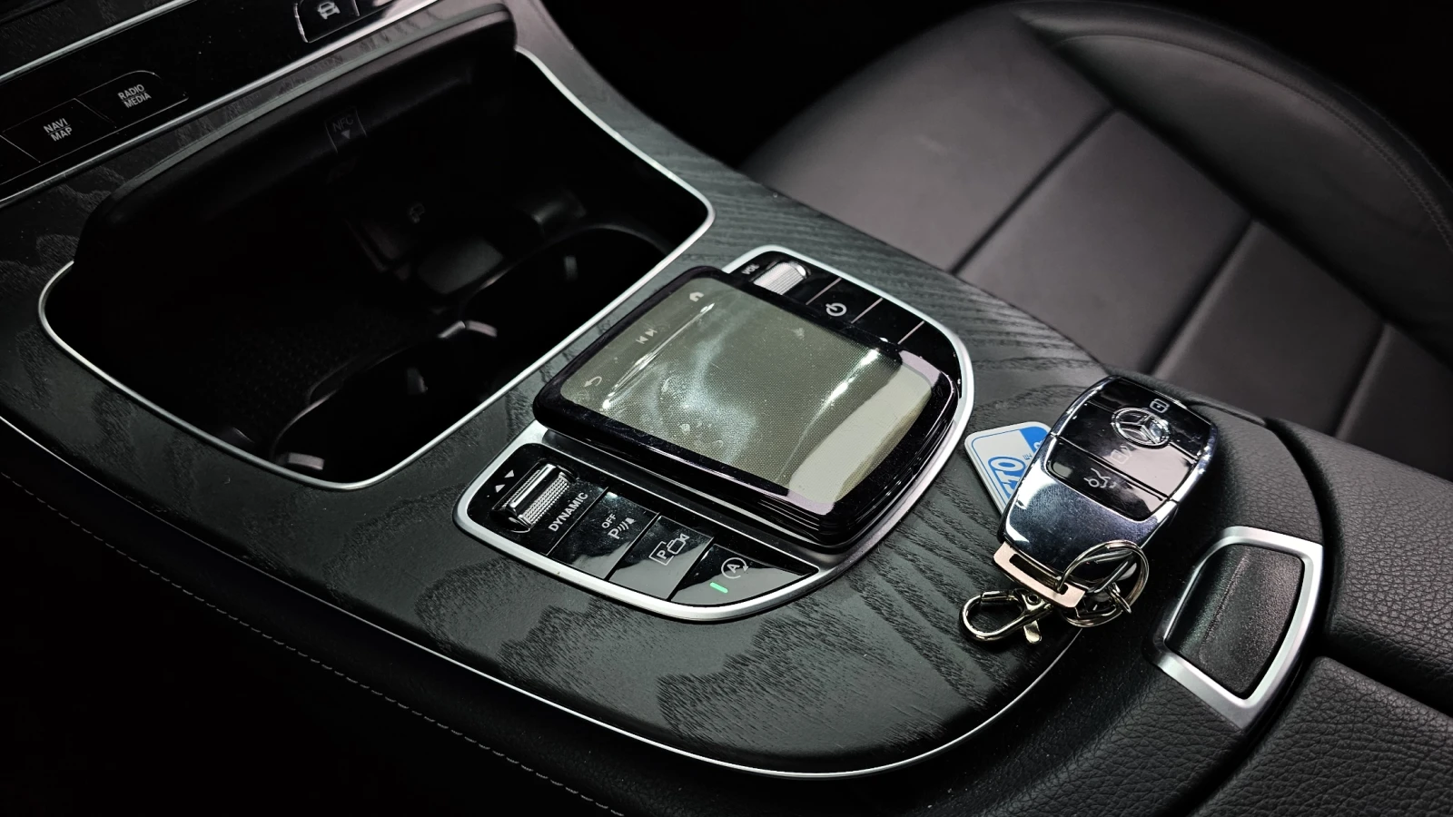 Mercedes-Benz E 220 2021* FACELIFT* 360* HUD* DIS* LED* AMBIENT* КРАЙН, снимка 14 - Автомобили и джипове - 56060292