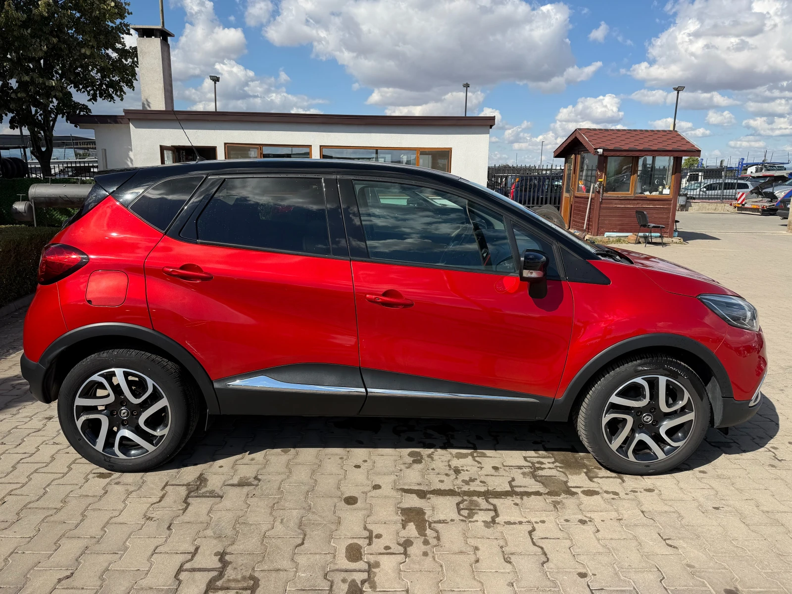 Renault Captur 1.2TCe AVTOMAT/NAVI/KAMERA/KOJA EURO 6, снимка 5 - Автомобили и джипове - 56213225