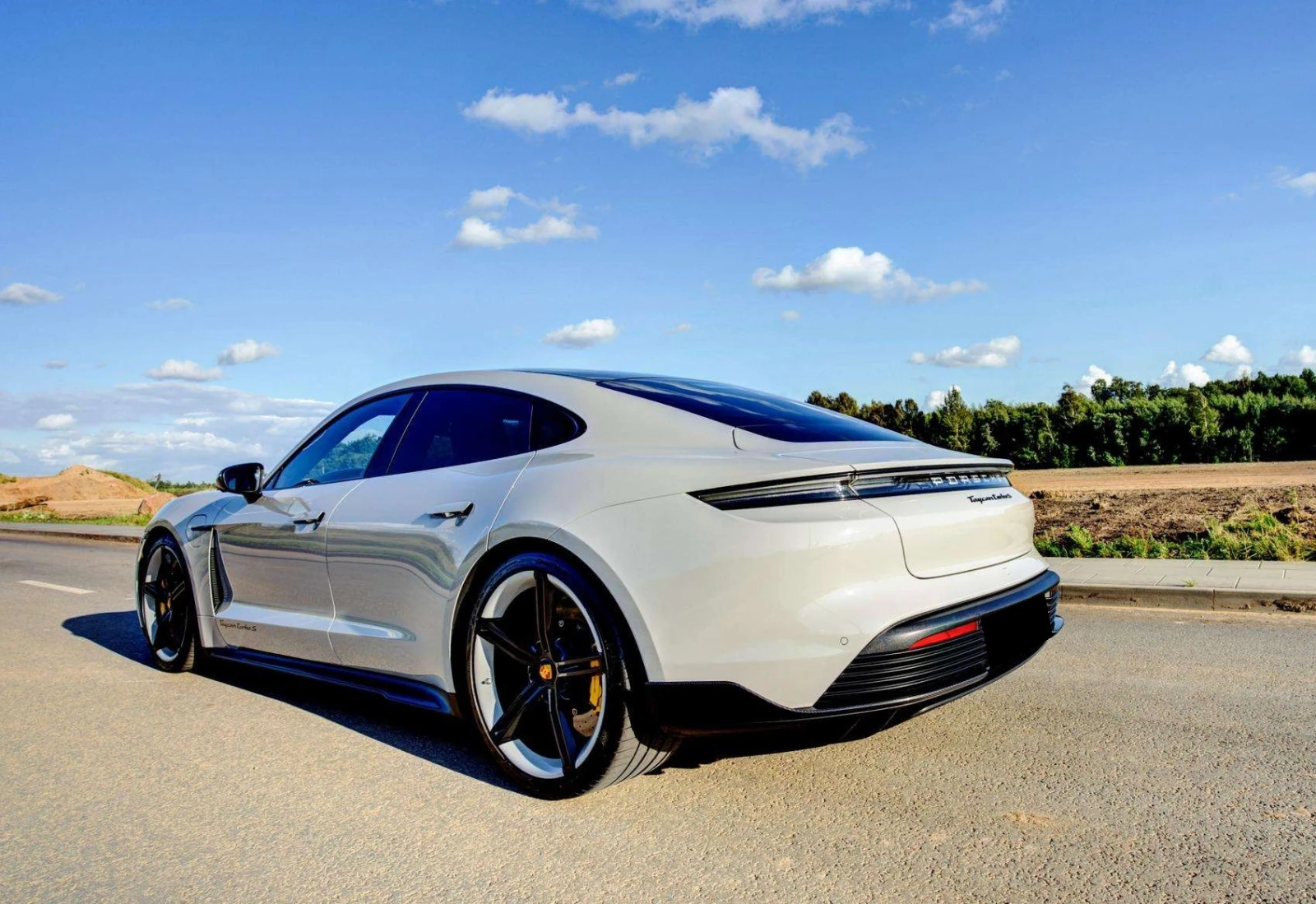 Porsche Taycan Turbo S Sport Chrono PCCB, снимка 2 - Автомобили и джипове - 56223480