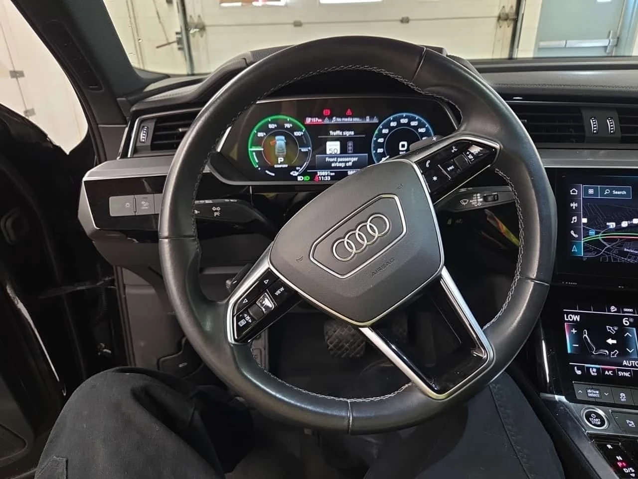 Audi E-Tron * PROGRESSIV * CARFAX * БЕЗ ПЪРВОНАЧАЛНА ВНОСКА, снимка 17 - Автомобили и джипове - 56277485