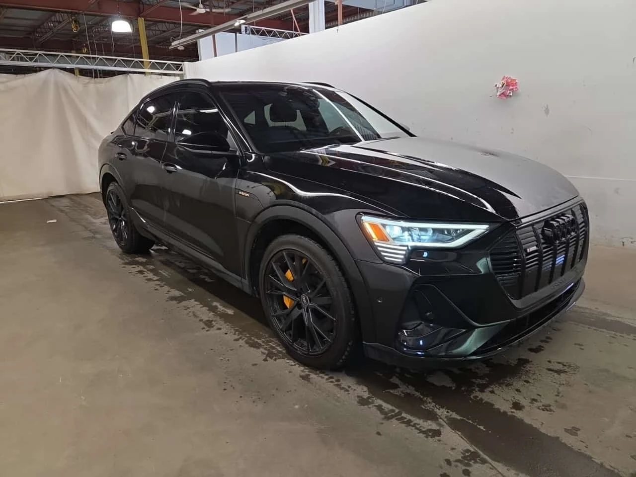 Audi E-Tron * PROGRESSIV * CARFAX * БЕЗ ПЪРВОНАЧАЛНА ВНОСКА, снимка 2 - Автомобили и джипове - 56277485
