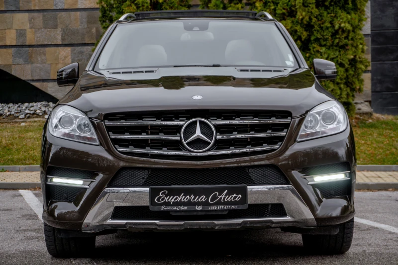 Mercedes-Benz ML 350 CDI* 4MATIC* AMG* PANORAMA* HARMAN * KEYLESS GO* , снимка 8 - Автомобили и джипове - 48215904