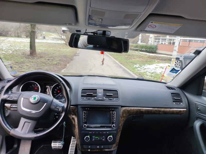 Skoda Yeti, снимка 11 - Автомобили и джипове - 53370119