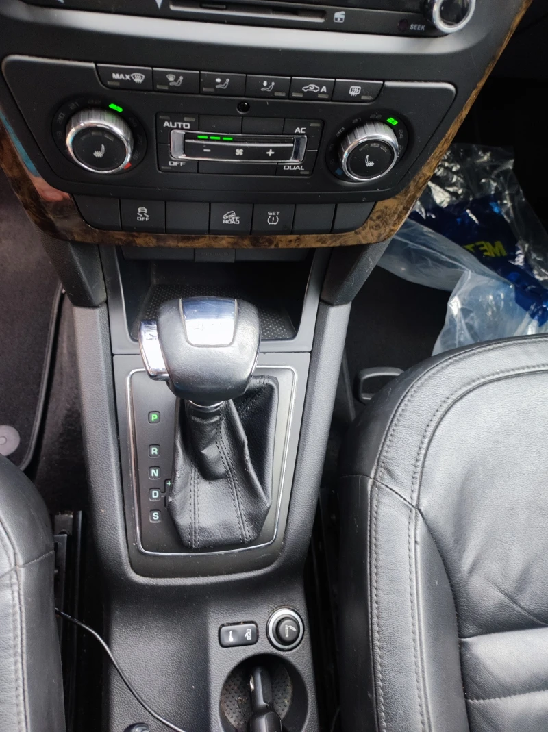 Skoda Yeti, снимка 10 - Автомобили и джипове - 53370119