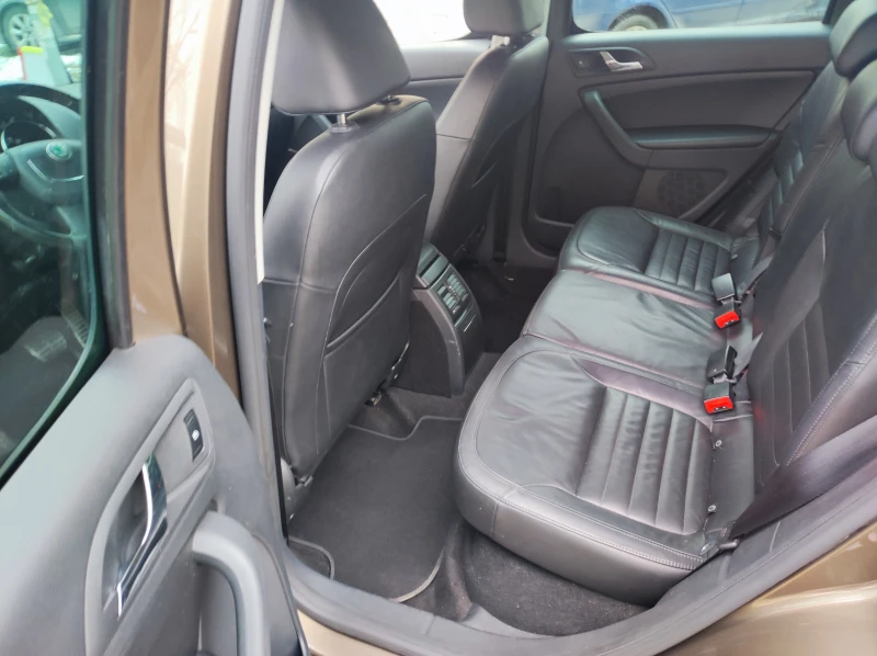 Skoda Yeti, снимка 12 - Автомобили и джипове - 53370119