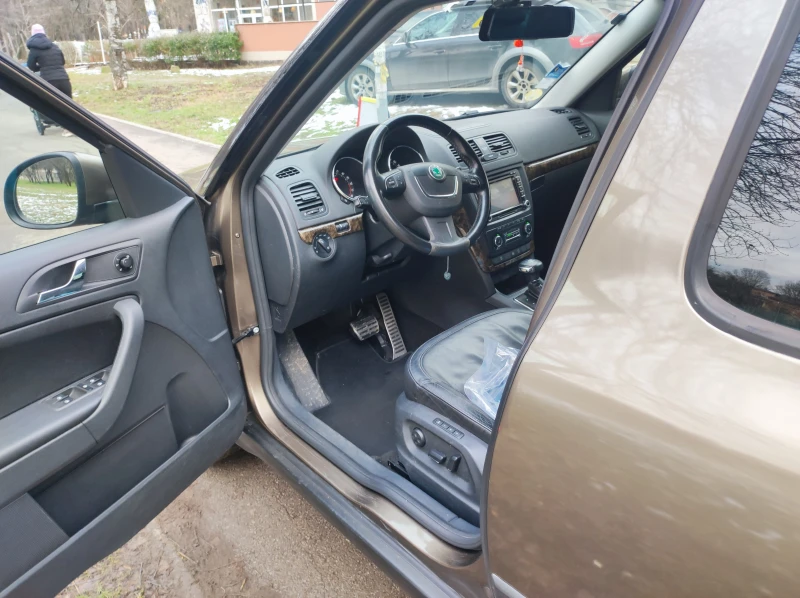 Skoda Yeti, снимка 13 - Автомобили и джипове - 53370119