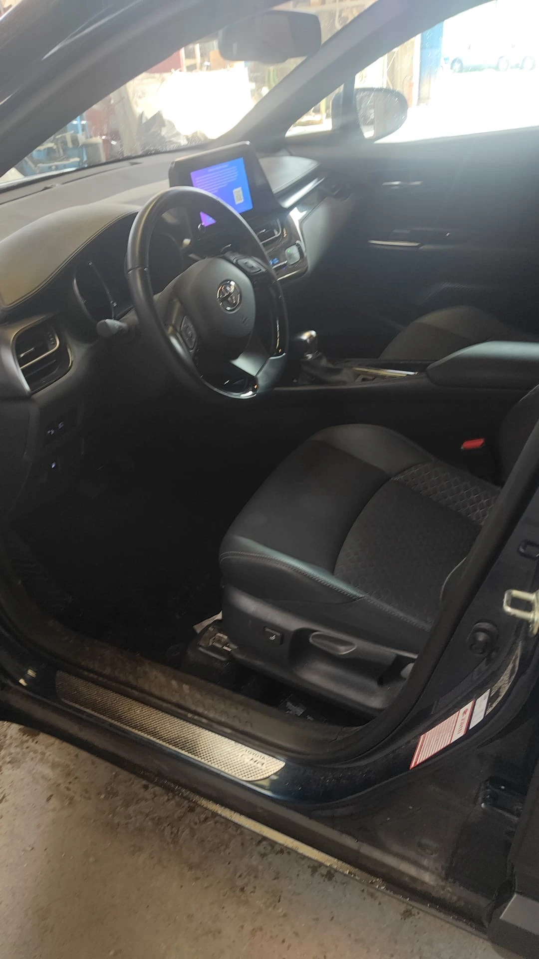 Toyota C-HR 2.0 HYBRID(КАТО НОВА) - изображение 5