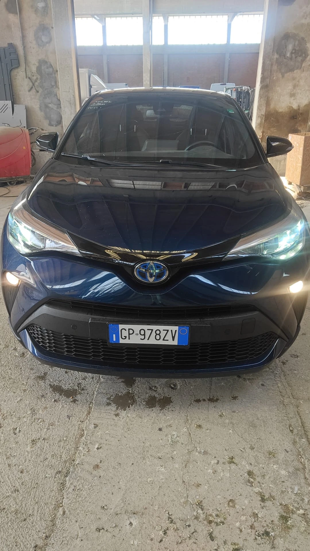 Toyota C-HR 2.0 HYBRID(КАТО НОВА) - изображение 2