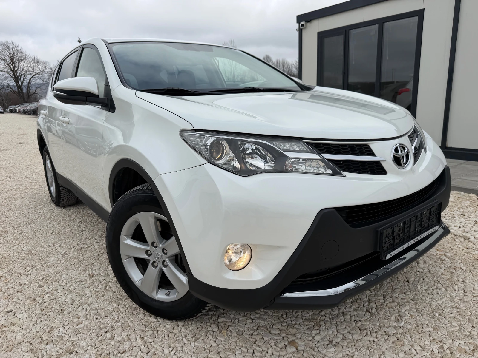 Toyota Rav4 2.0 D-4D 2WD STYLE NAVI CAMERA, снимка 3 - Автомобили и джипове - 53995601