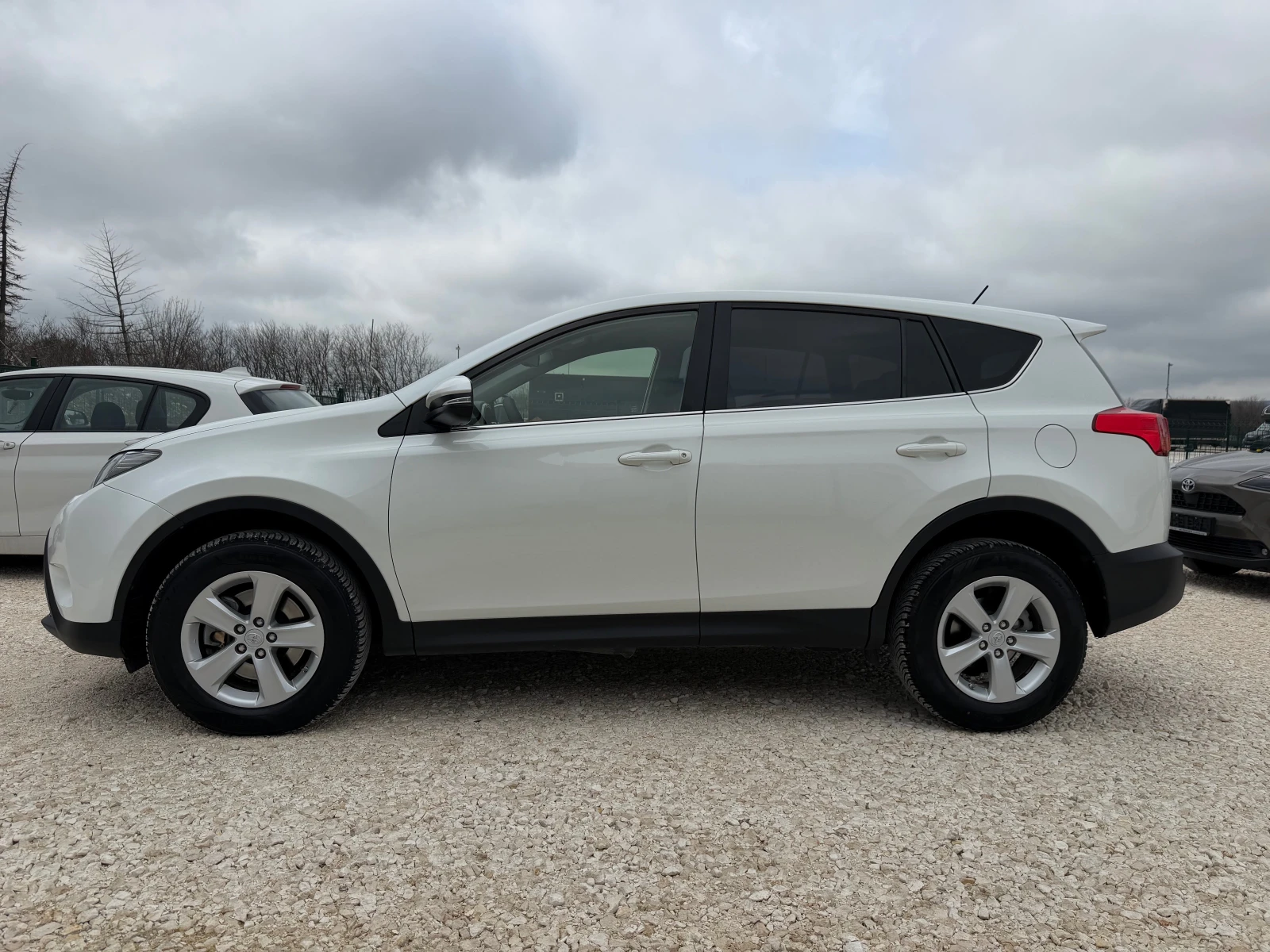 Toyota Rav4 2.0 D-4D 2WD STYLE NAVI CAMERA, снимка 7 - Автомобили и джипове - 53995601