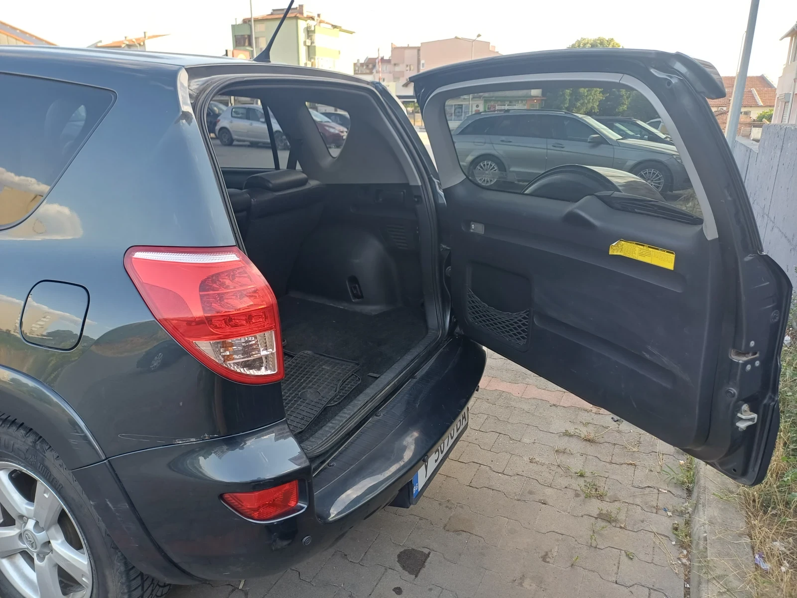 Toyota Rav4, снимка 11 - Автомобили и джипове - 55383227