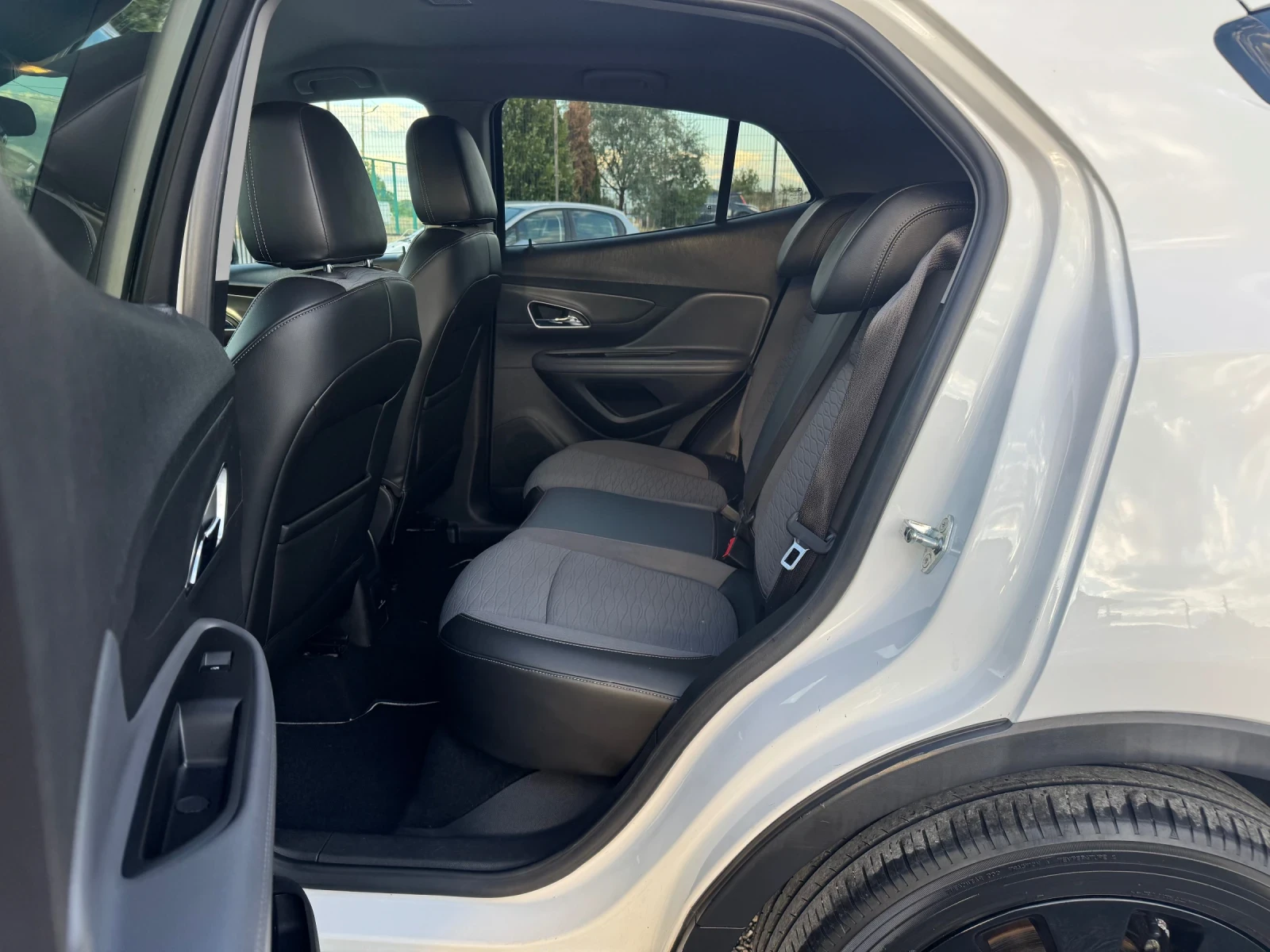 Opel Mokka 1.6CDTI COSMO 6speed EURO 6, снимка 15 - Автомобили и джипове - 55606335
