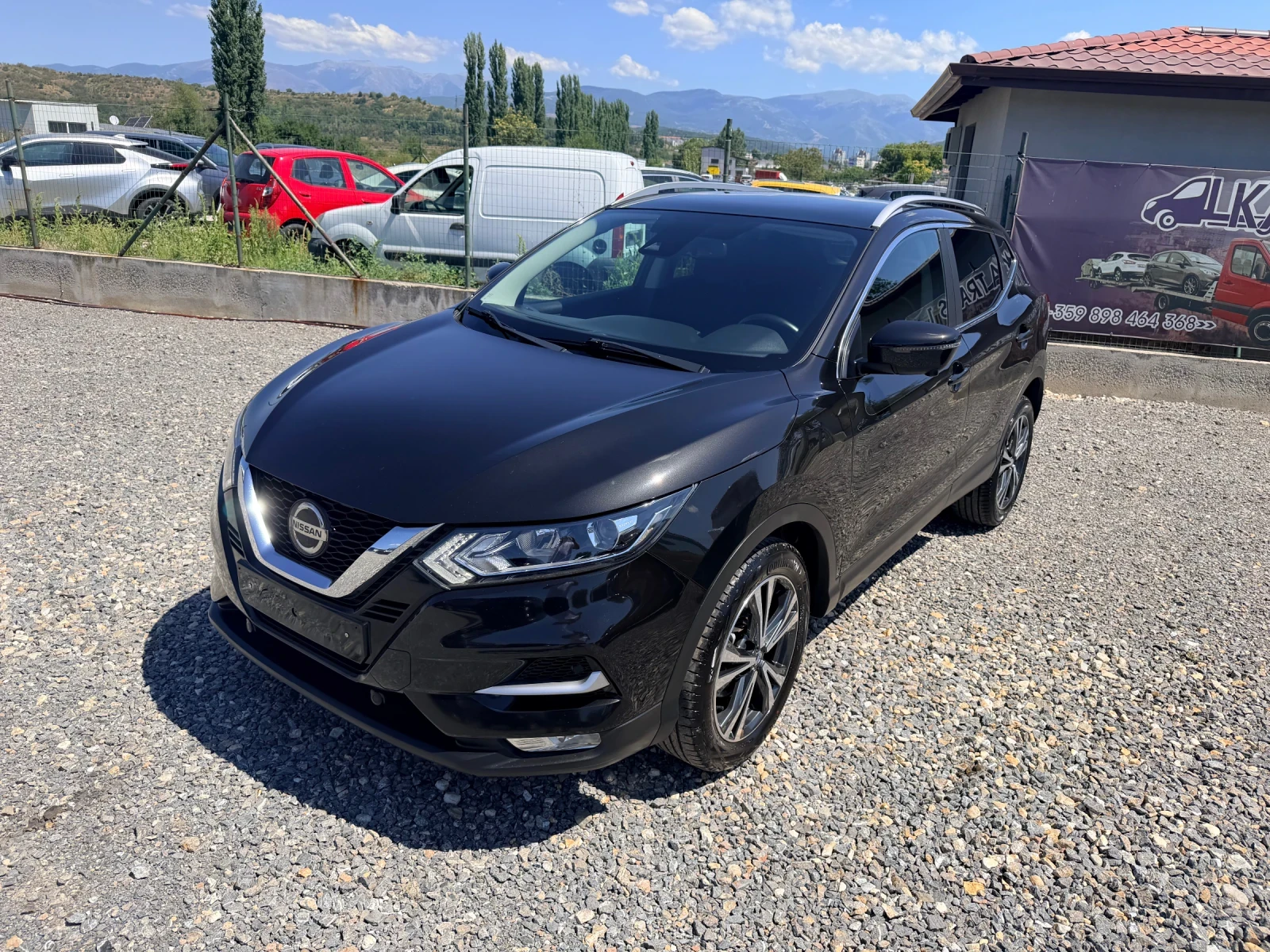 Nissan Qashqai 1.2 * АВТОМАТ * N-Connecta* , снимка 3 - Автомобили и джипове - 55710767