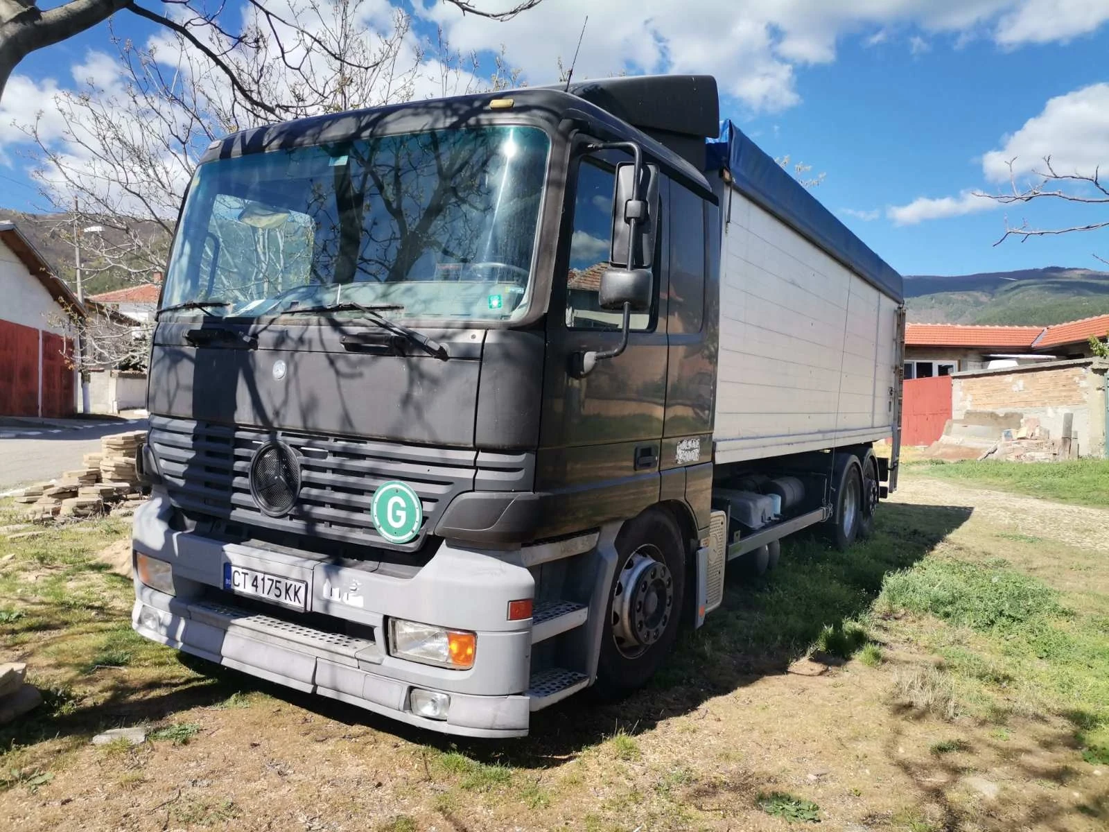 Mercedes-Benz 310  - изображение 3