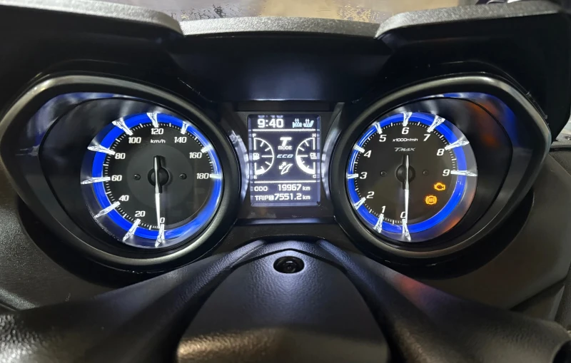 Yamaha T-max 560i ABS TCS TECHMAX!!, снимка 6 - Мотоциклети и мототехника - 52283271