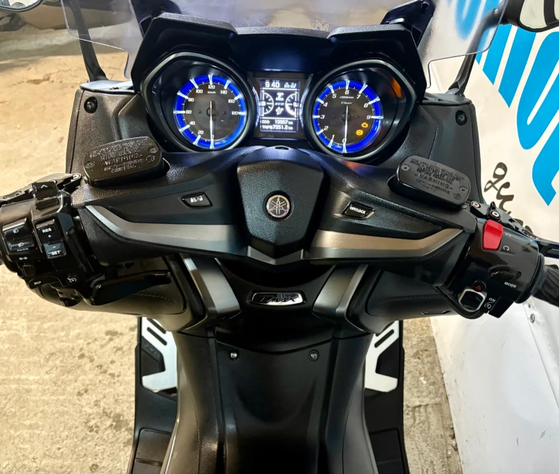 Yamaha T-max 560i ABS TCS TECHMAX!!, снимка 7 - Мотоциклети и мототехника - 52283271
