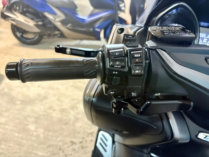Yamaha T-max 560i ABS TCS TECHMAX!!, снимка 8 - Мотоциклети и мототехника - 52283271