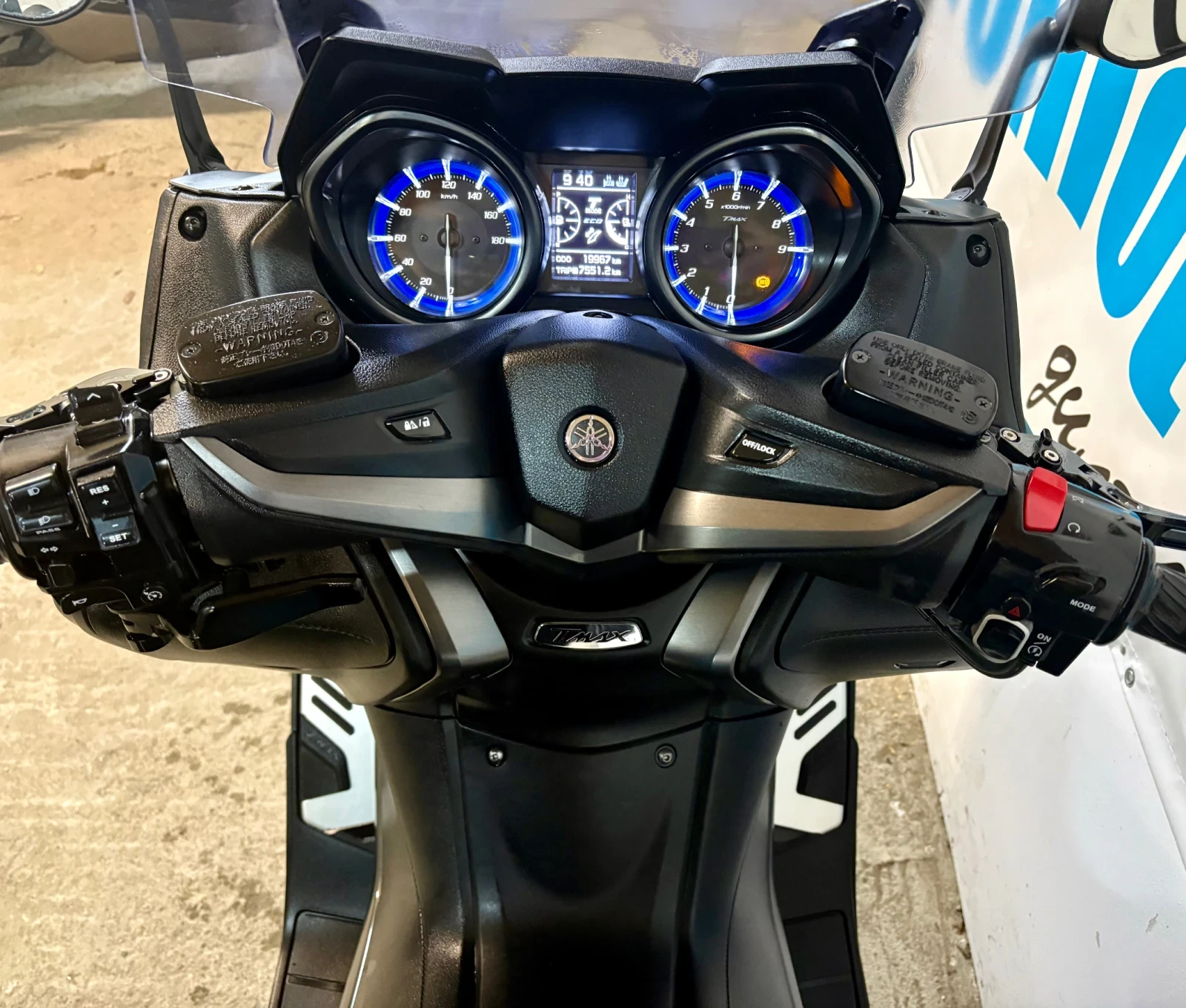 Yamaha T-max 560i ABS TCS TECHMAX!!, снимка 7 - Мотоциклети и мототехника - 52283271