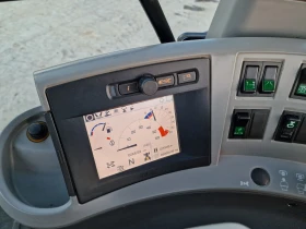 Трактор Claas AXION 810, снимка 8