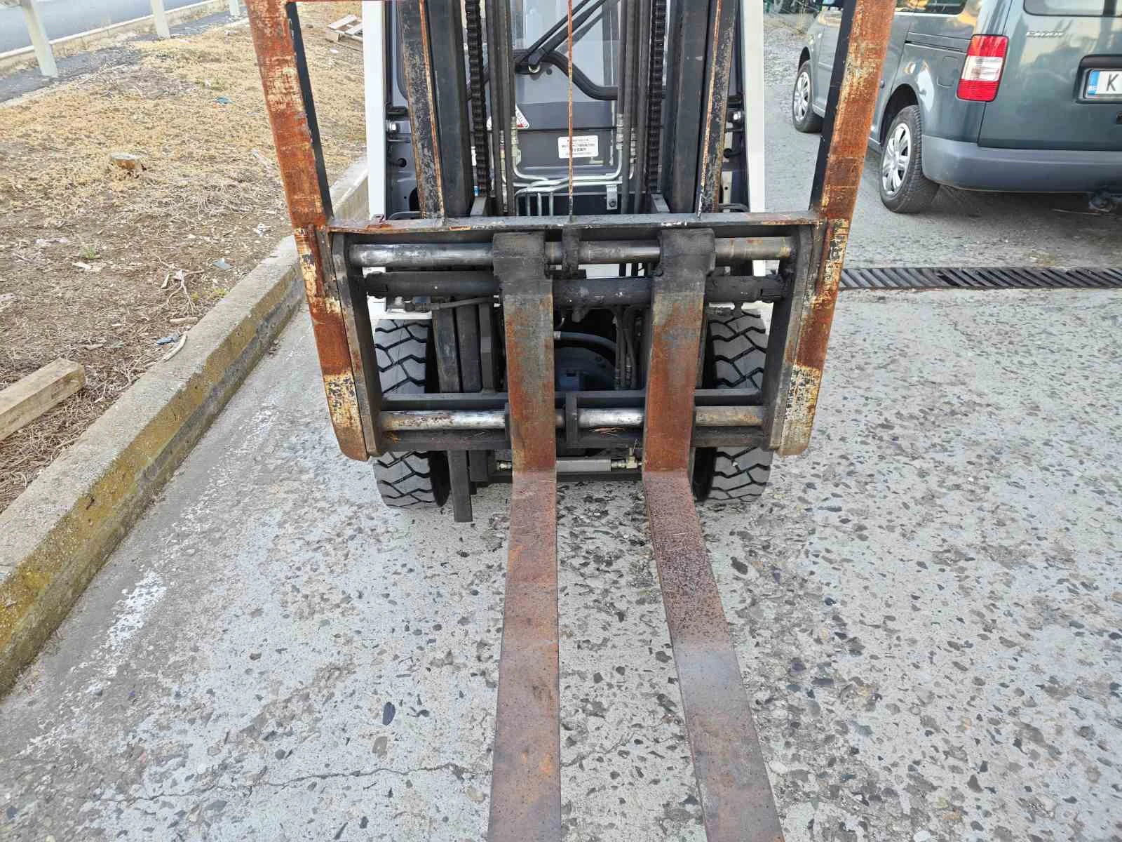 Мотокар UniCarriers ПЕРФЕКТЕН ГАЗОКАР, снимка 9 - Индустриална техника - 55669338